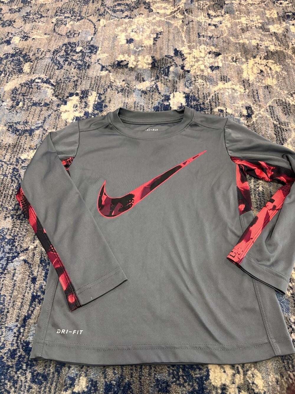 Nike Dri-Fit Long Sleeve Shirt Size M 5-6 Yrs Gray